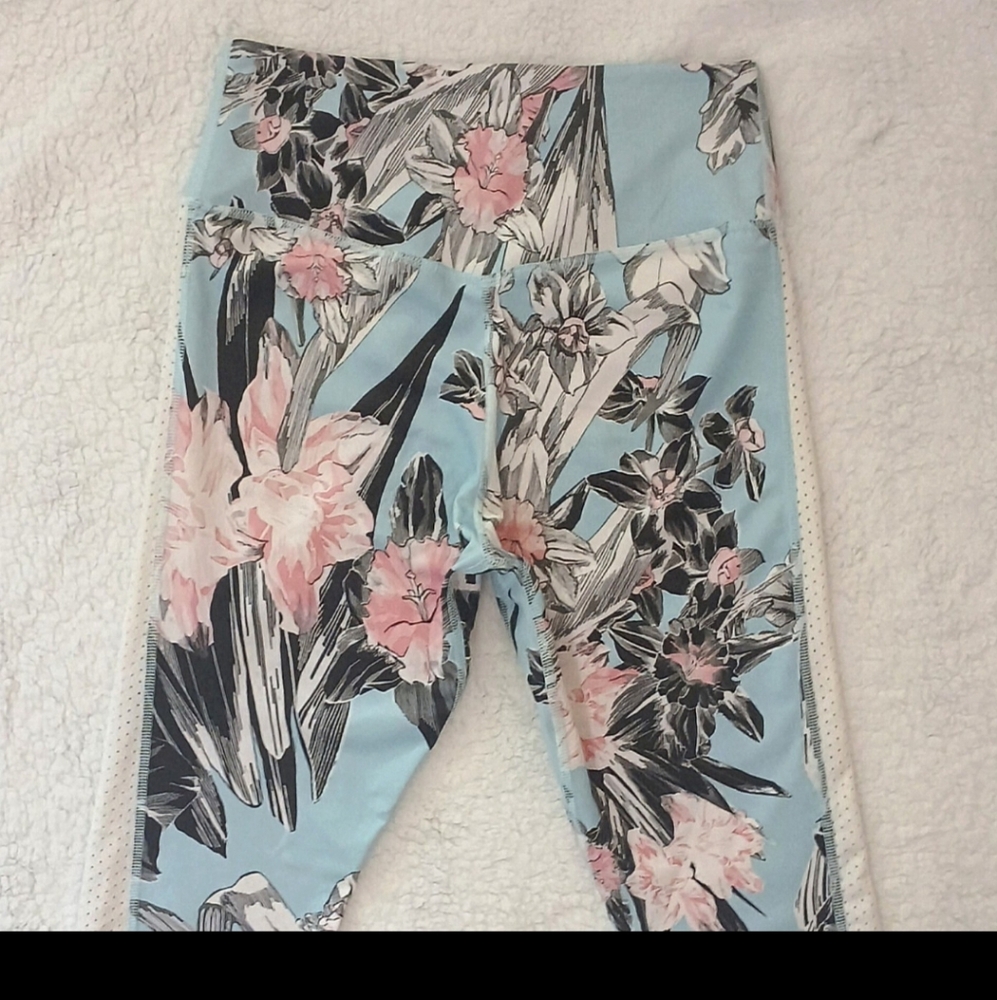 NWOT. NIKE Legging Floral w/Mesh Panel SZ Small. Blue/white/pink/black. - Picture 9 of 13